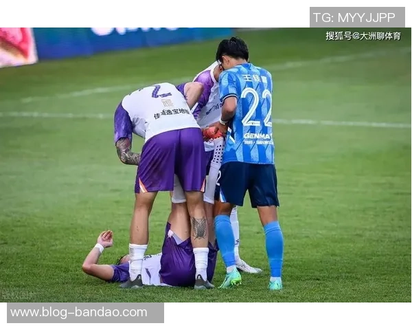 足球杯上的搞笑瞬间球员失误与裁判奇葩判罚的欢乐时刻 足球杯上的搞笑瞬间球员失误与裁判奇葩判罚的欢乐时刻