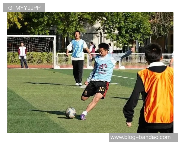 足球陈翔：从绿茵场到人生舞台的奋斗与梦想之旅